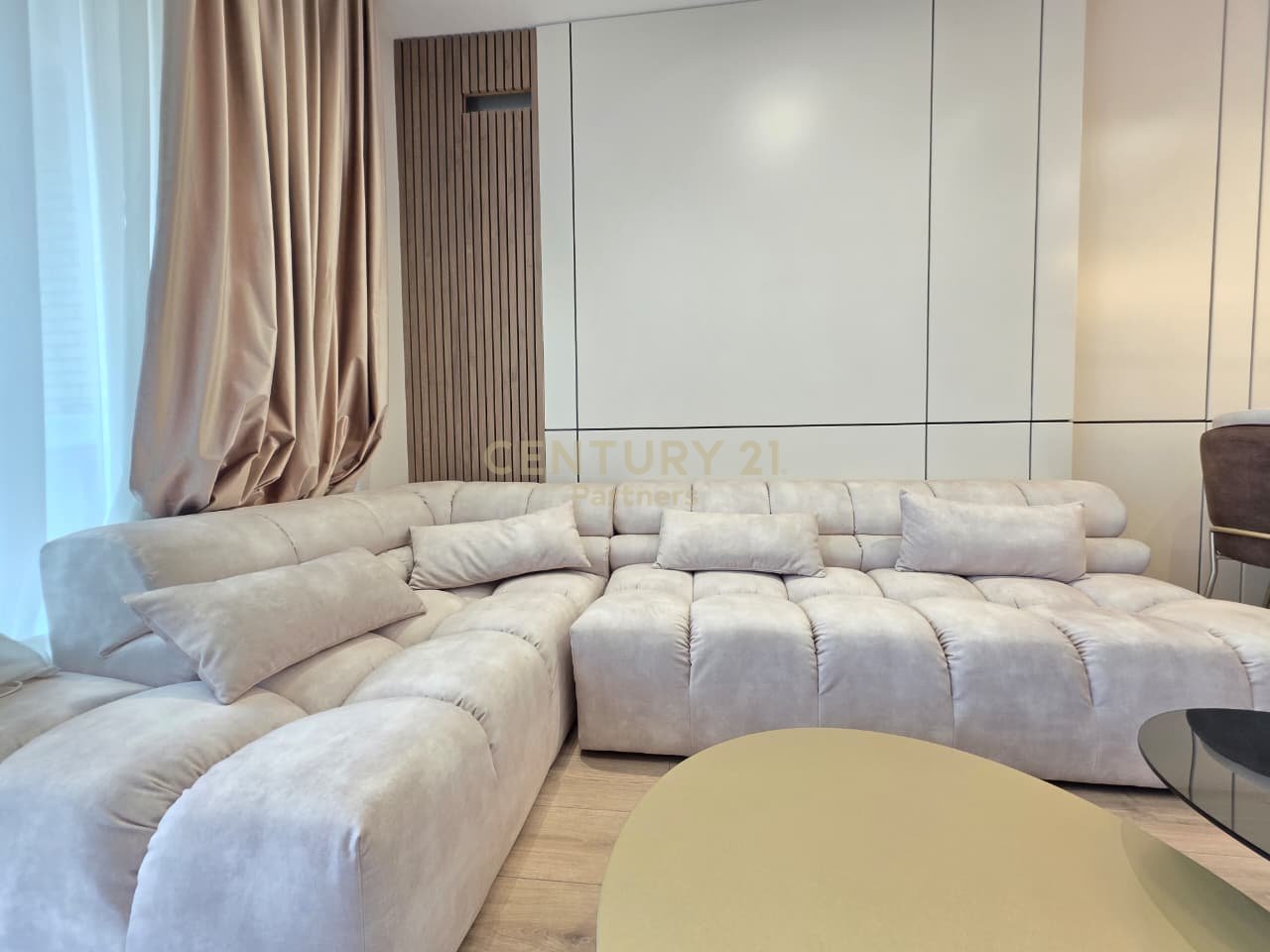 🏡 *SHITET APARTAMENT 2+1+2&amp; POST PARKIMI – ISH FUSHA E AVIACIONIT, TIRANË