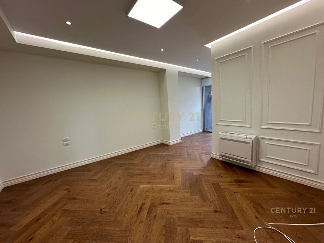 UFFICIO PREMIUM IN AFFITTO A BLLOK | 213 M² | PARCHEGGIO INCLUSO