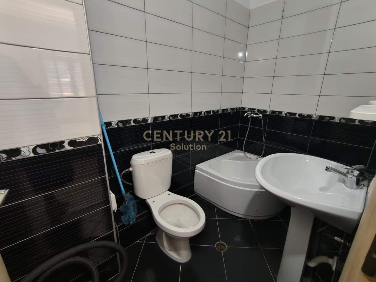 JEPET ME QIRA APARTAMENT 2+1+2  NE ASTIR!