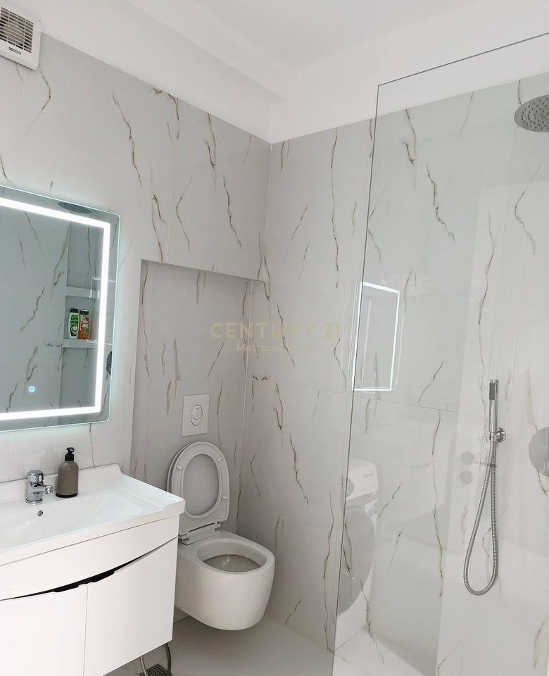 Xhamia e Tabakëve, Apartament me qira