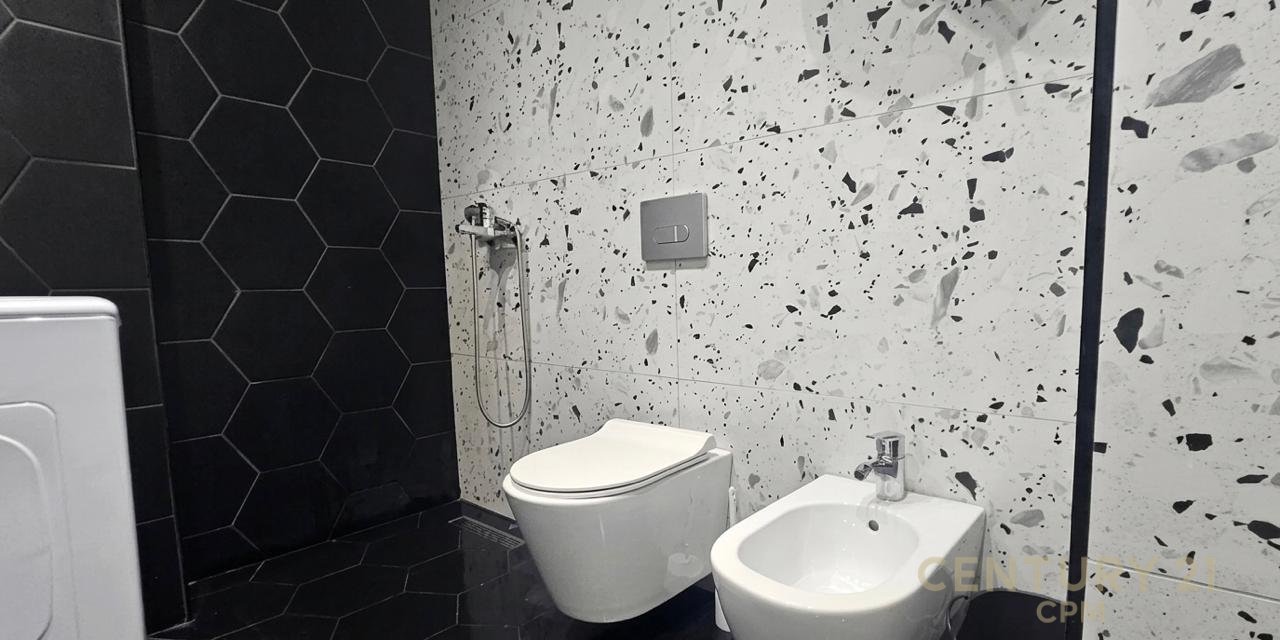 NË SHITJE APARTAMENT 1+1, VIJA E PARE, QERRET