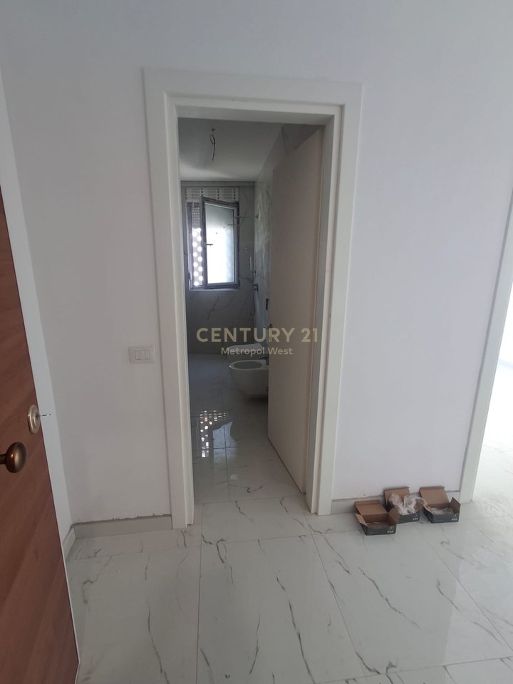 Apartament 2+1 me Qira pranë Bulevardit të Ri – Kompleks i Ri
