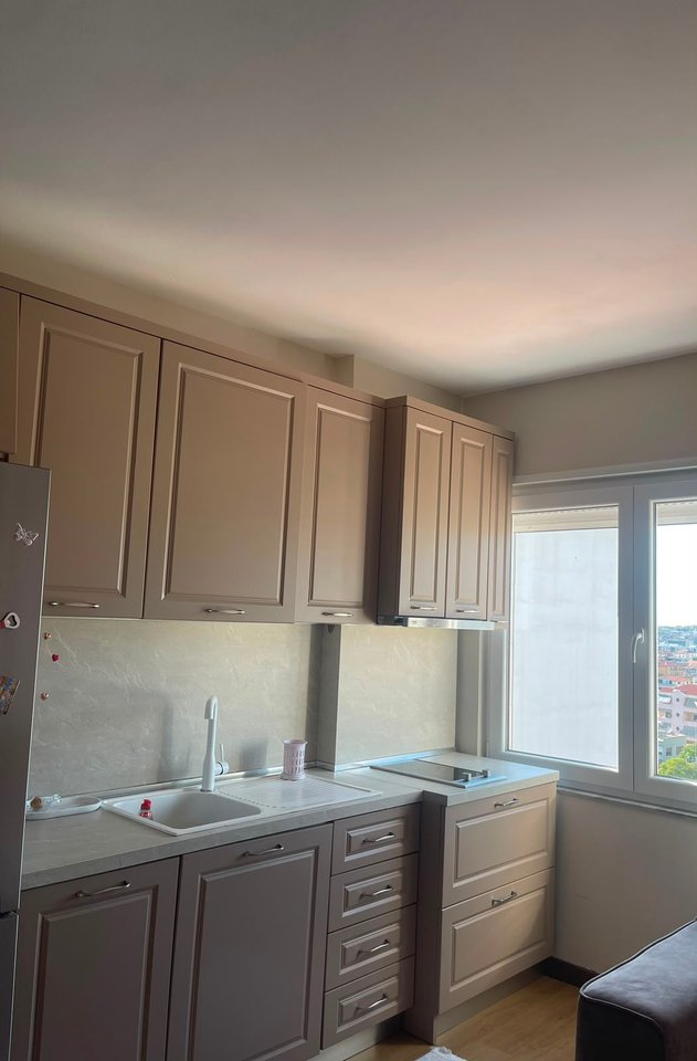 APARTAMENT 1+1 ME QIRA TE SHKOLLA E BASHKUAR, TIRANE