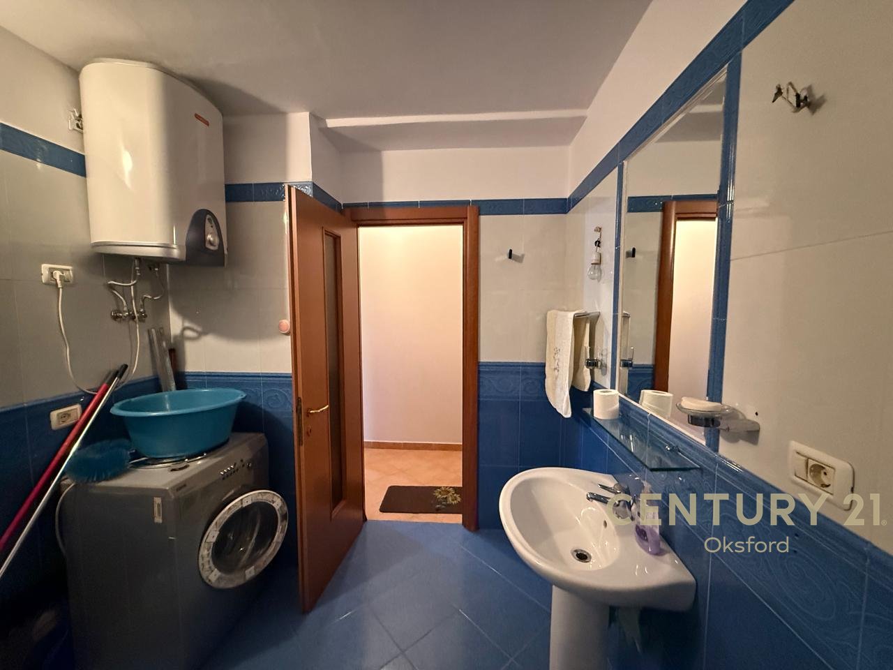 WE RENT APARTMENT 1+1, AT 21 DECEMBER BEHIND THE GERMAN HOSPITAL!
