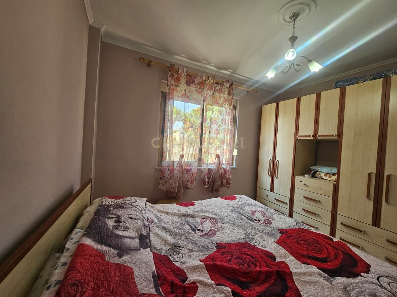 Shitet Apartament 1+1 në Kompleksin Alb Adriatik, Golem!!