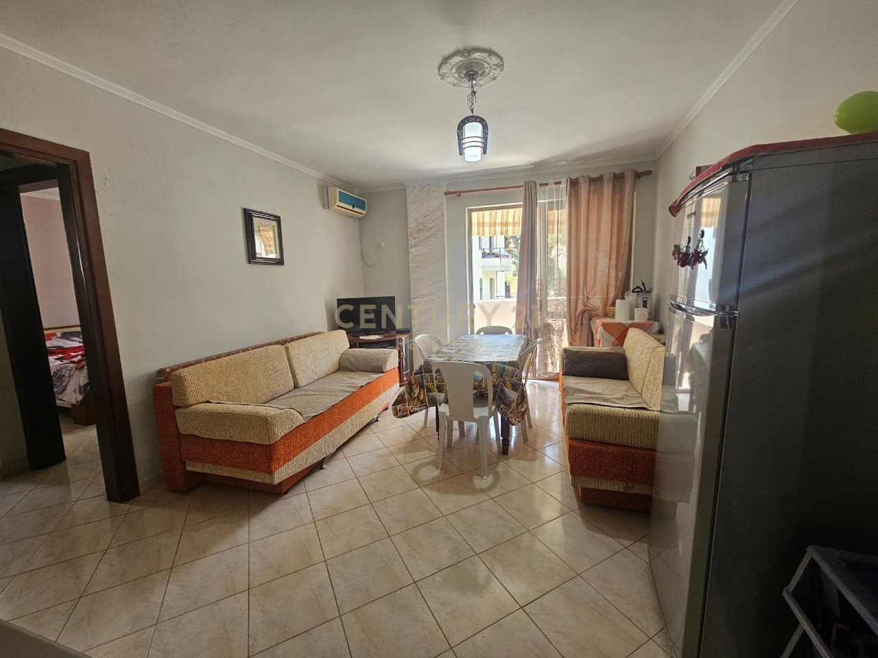 Shitet Apartament 1+1 në Kompleksin Alb Adriatik, Golem!!