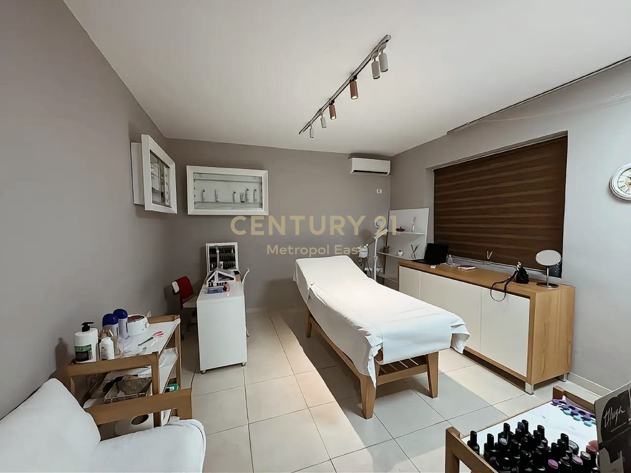 Apartament 1+1 për Shitje – Myslym Shyri, Tiranë