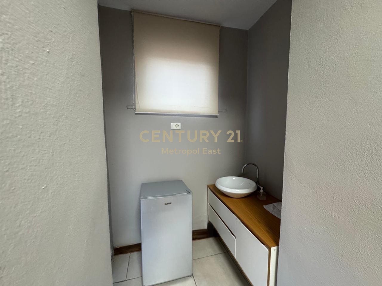 Apartament 1+1 për Shitje – Myslym Shyri, Tiranë