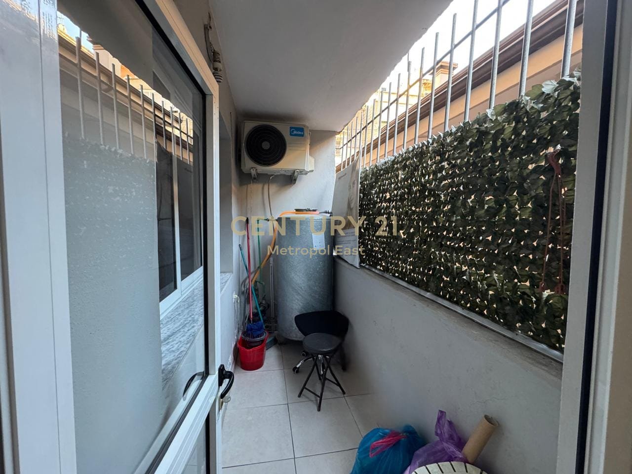 Apartament 1+1 për Shitje – Myslym Shyri, Tiranë