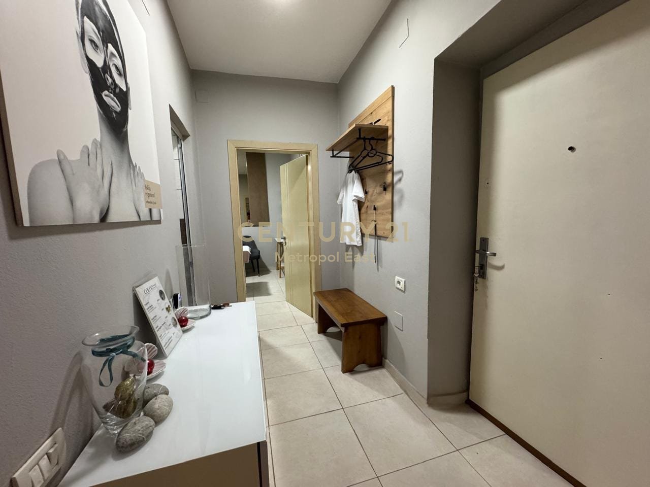 Apartament 1+1 për Shitje – Myslym Shyri, Tiranë