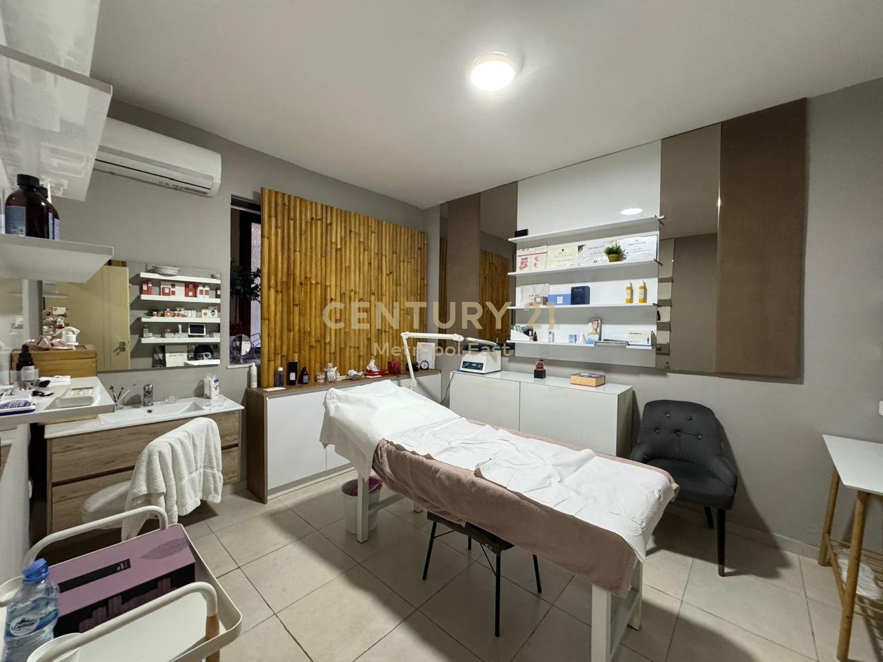 Apartament 1+1 për Shitje – Myslym Shyri, Tiranë