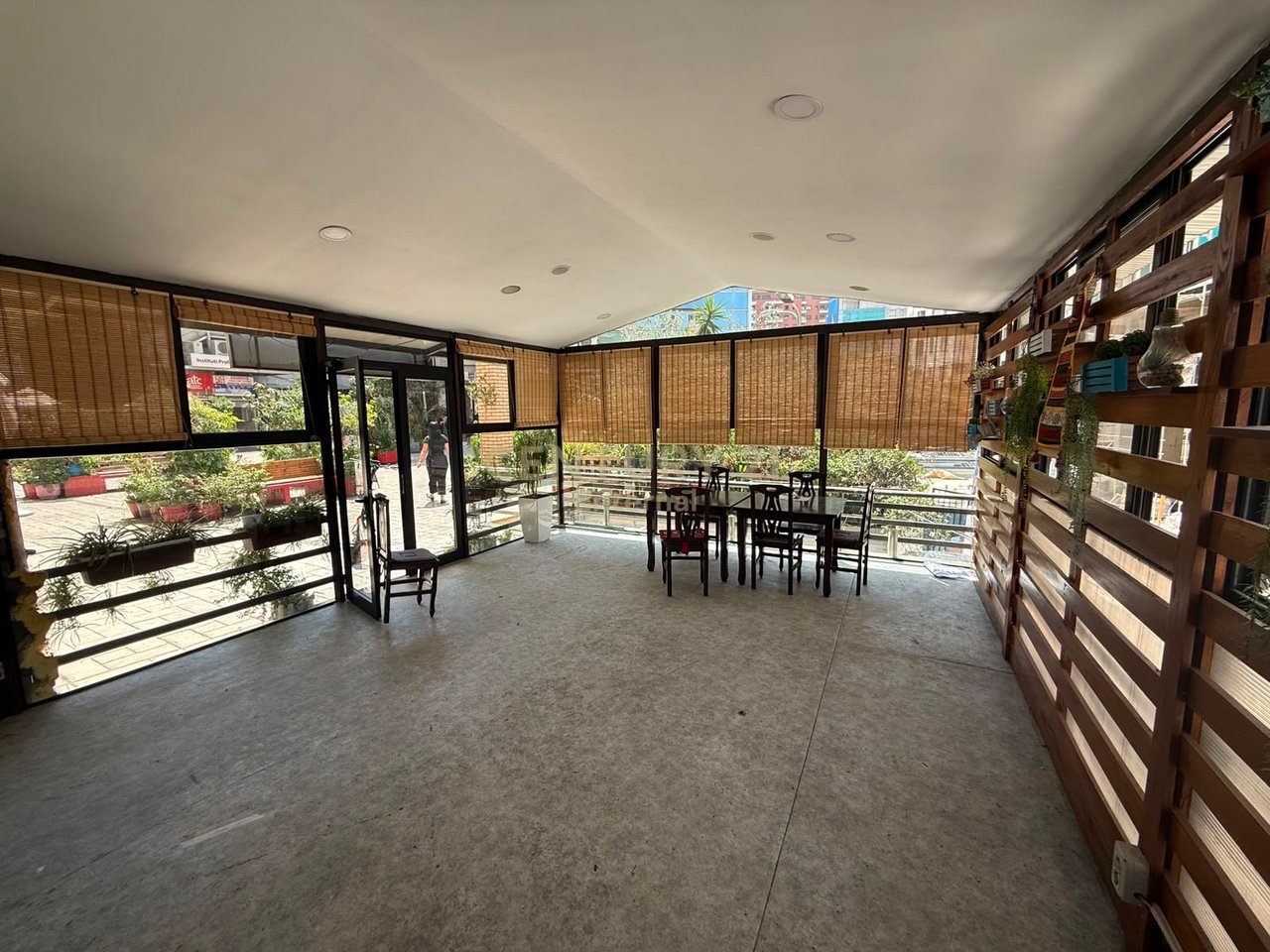 Locale Commerciale in Affitto Zogu i Zi