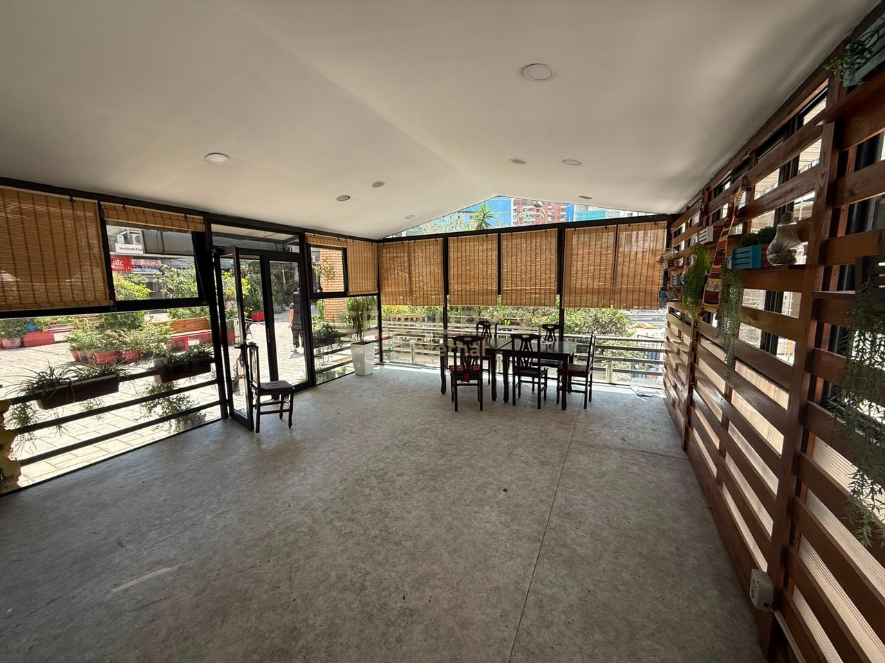 Locale Commerciale in Affitto Zogu i Zi