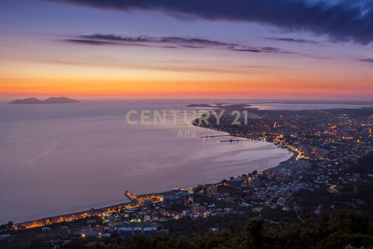 SHITET APARTAMENT NË VIJË TË PARË, LUNGOMARE