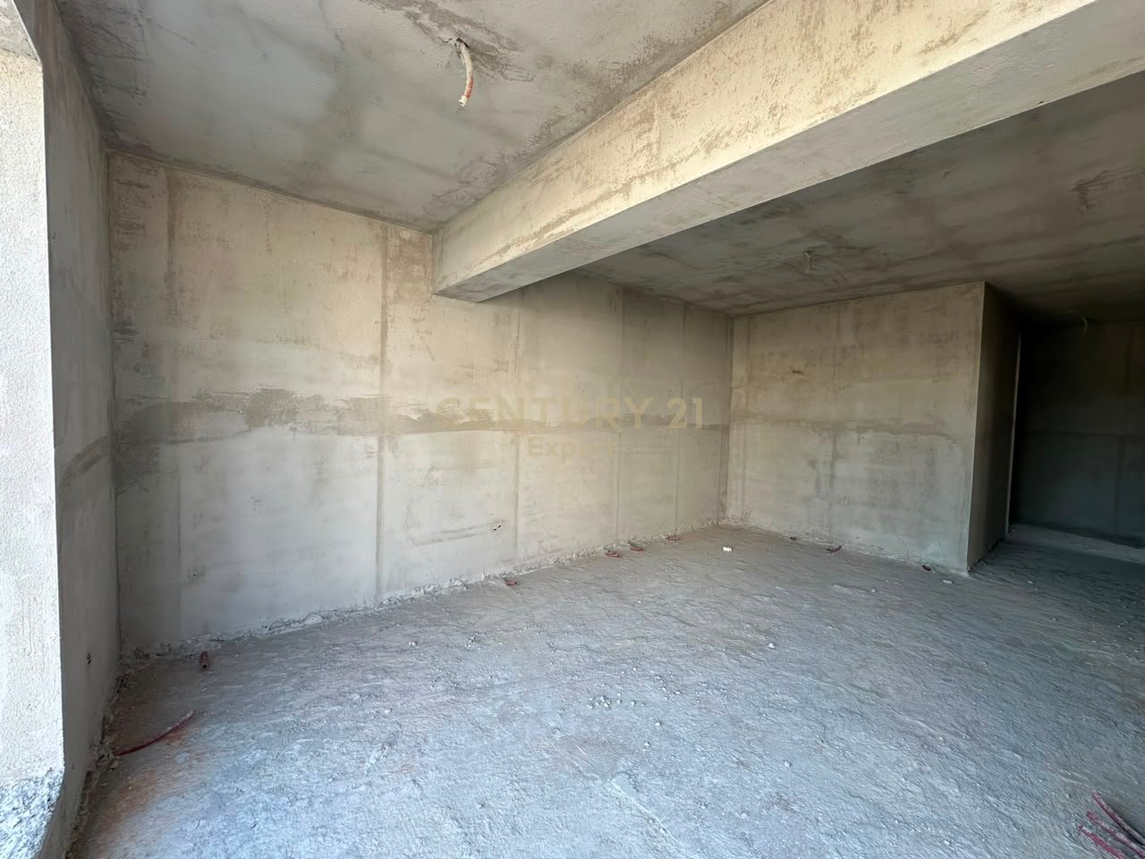 APARTAMENT 2+1 PER SHITJE TEK VENATINO 4, KAMEZ