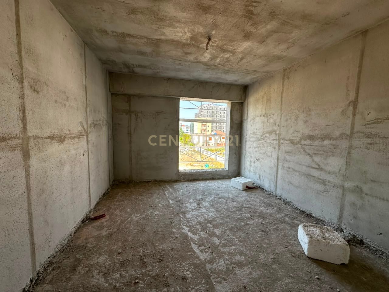 APARTAMENT 2+1 PER SHITJE TEK VENATINO 4, KAMEZ