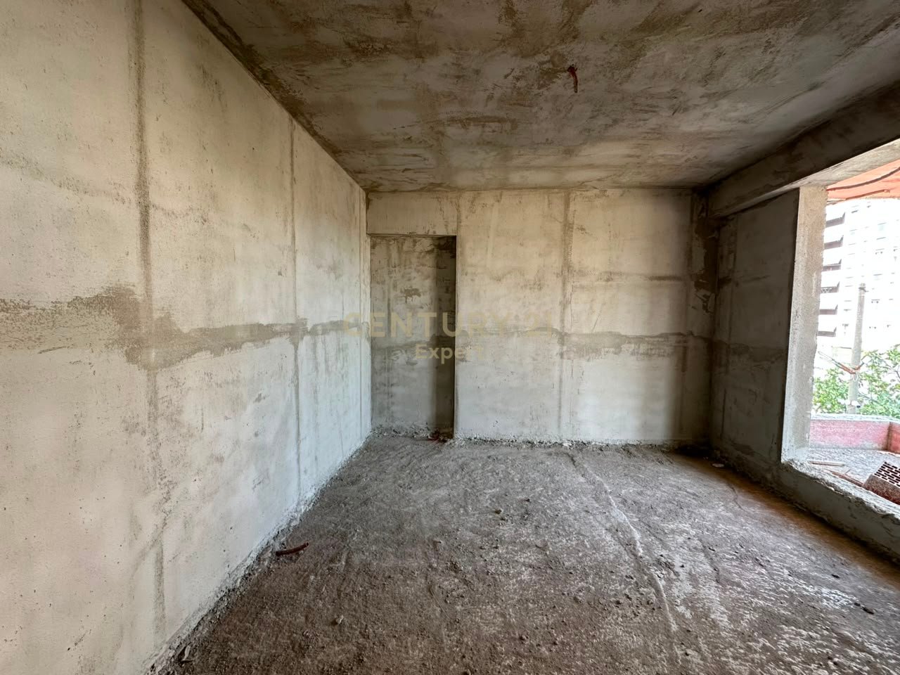 APARTAMENT 2+1 PER SHITJE TEK VENATINO 4, KAMEZ