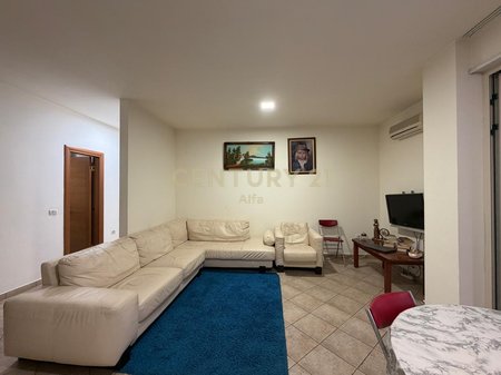 Appartamento 2+1+2 bagni in vendita vicino a Via Kosovarve!