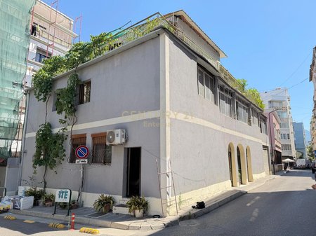 Edificio in Vendita – Bllok, Tirana