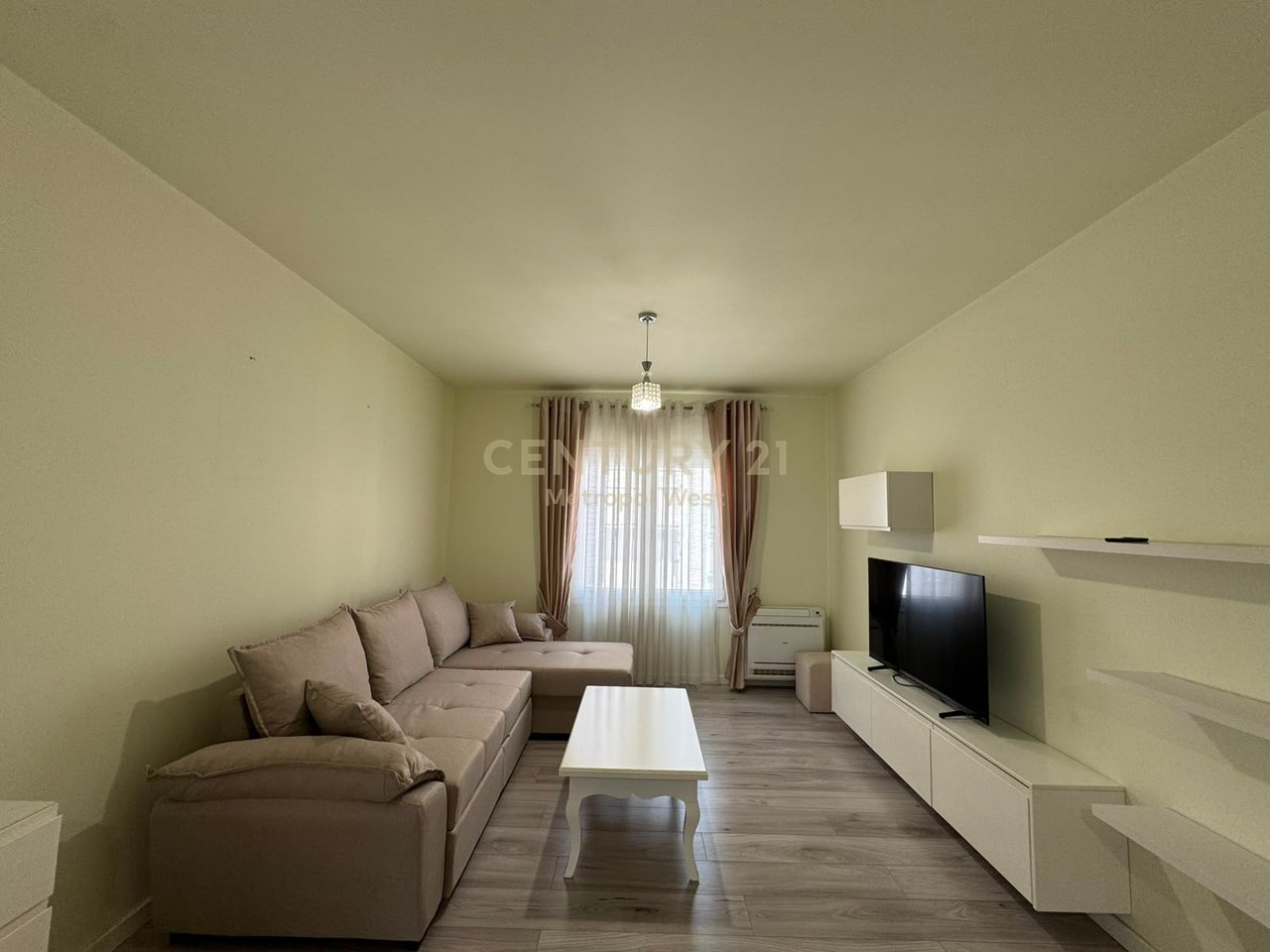 Apartment 2+1 for rent on Dritan Hoxha Street, Laprakë