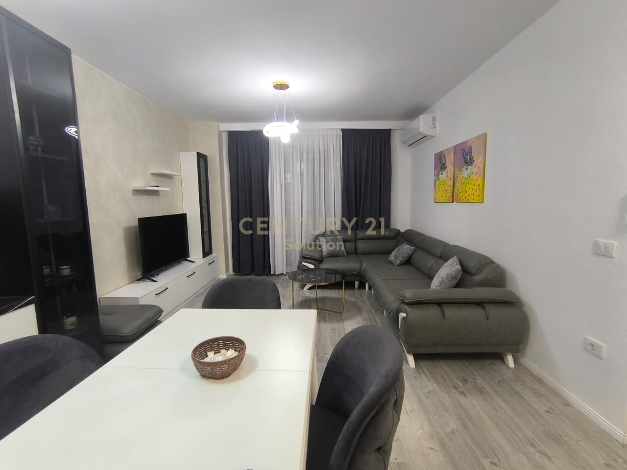 JEPET ME QIRA APARTAMENT 1+1 TEK GOLDEN PARK!