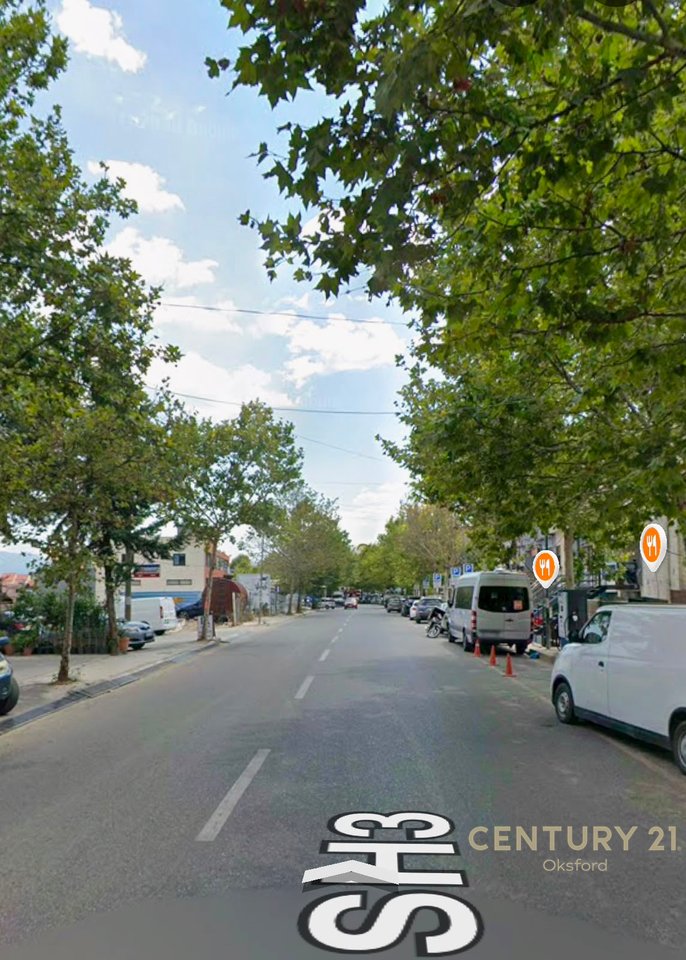 SHITET AMBIENT KOMERCIAL BUZ RRUGE ,SAUK I RI