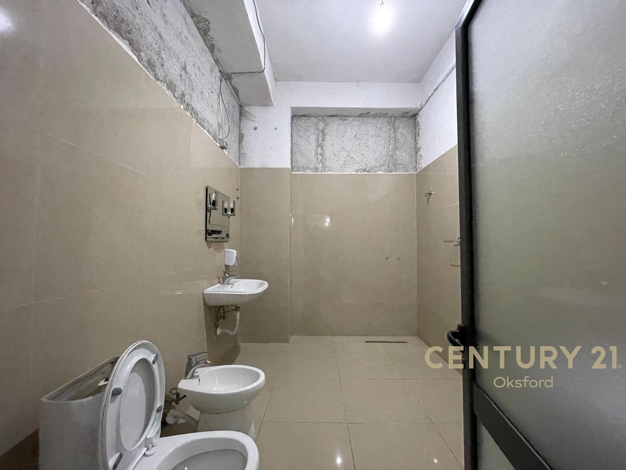 FOR RENT 414M2 PARKING AREA IN FRESK