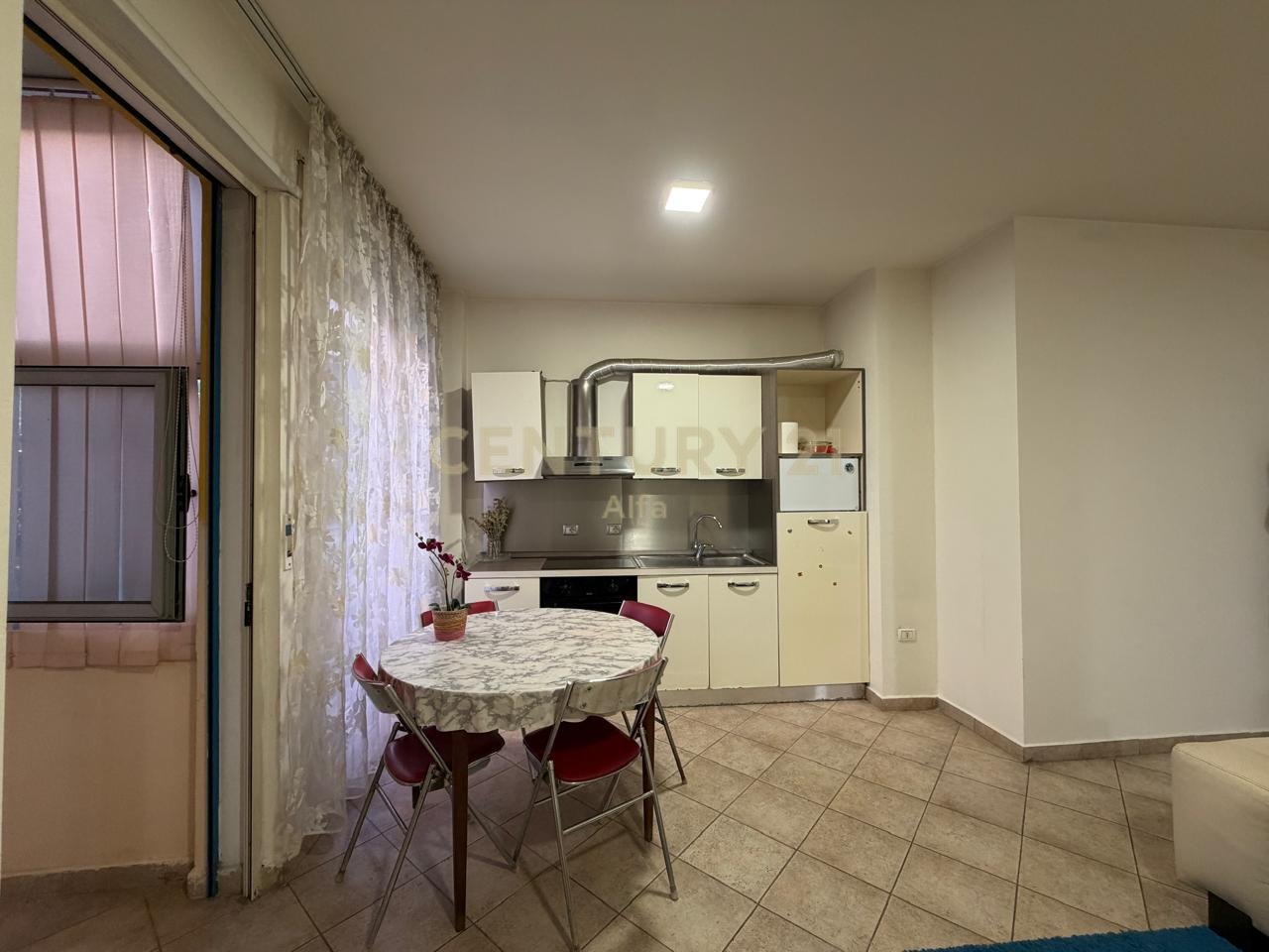 Appartamento 2+1+2 bagni in vendita vicino a Via Kosovarve!