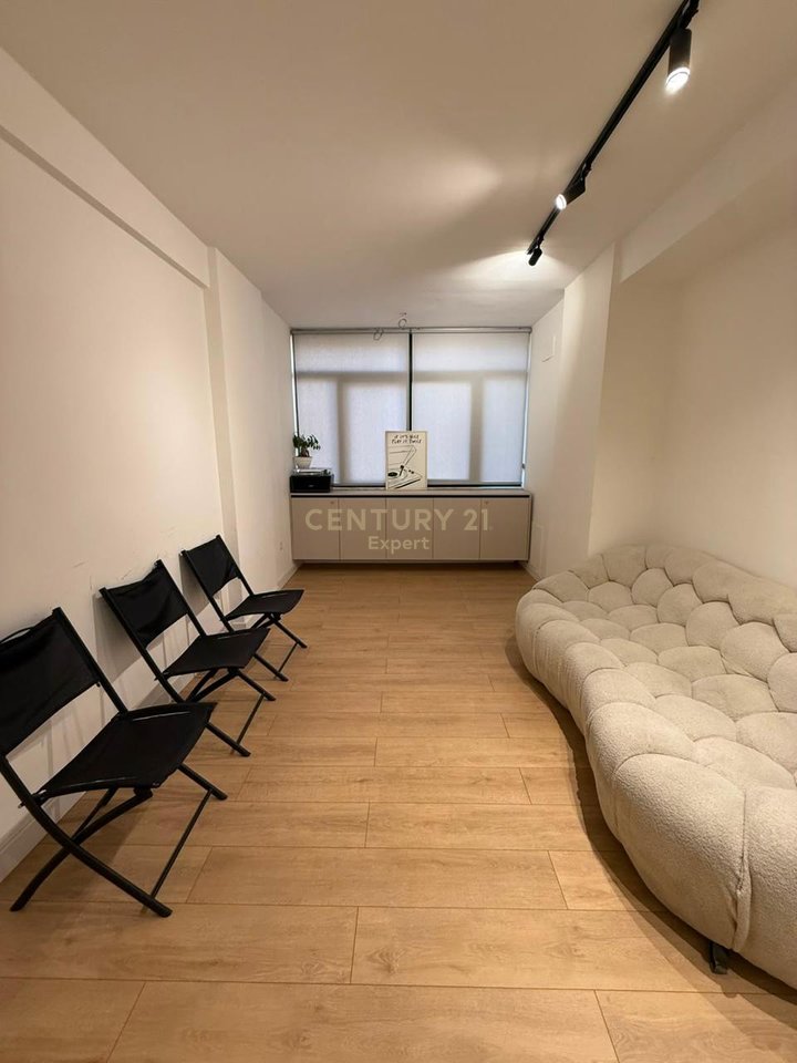 OFFICE SPACE FOR RENT AT THE TRAIN STATION!