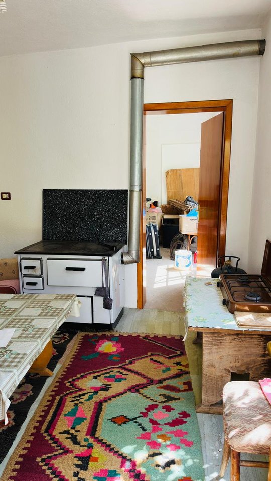 SHTËPI 1-KATËSHE PËR SHITJE NË VËRDOVË, POGRADEC – TRUALL 360 m²