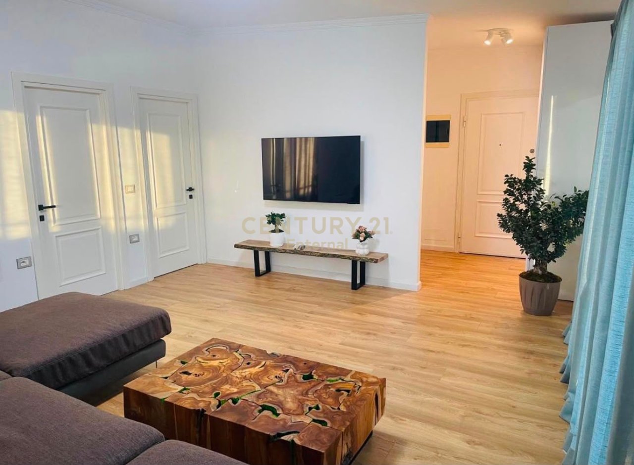 Ish Blloku - Penthouse di Lusso in Affitto 100m2 + 130m2 Veranda