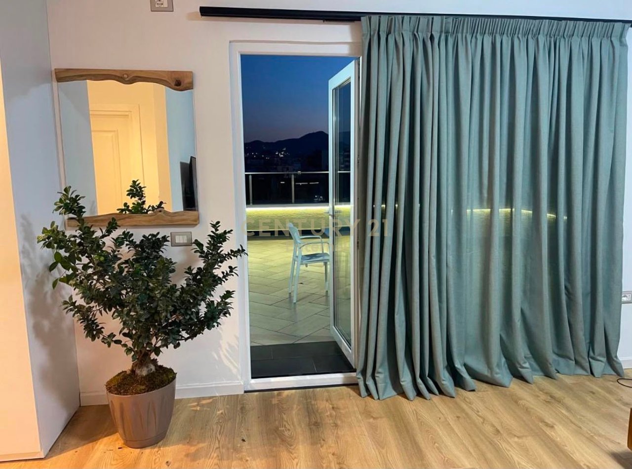 Ish Blloku - Penthouse di Lusso in Affitto 100m2 + 130m2 Veranda
