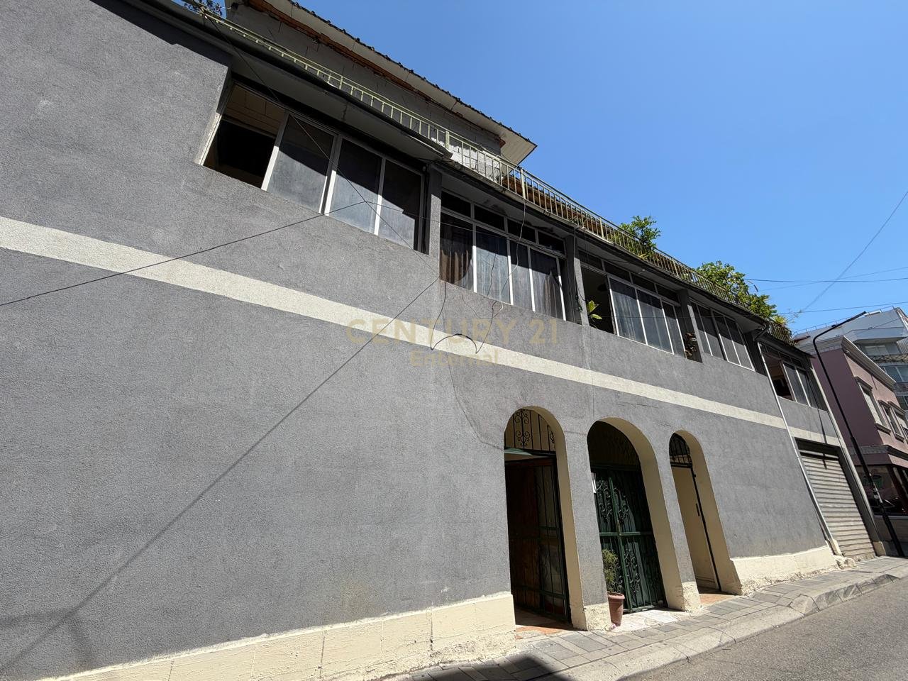 Edificio in Vendita – Bllok, Tirana