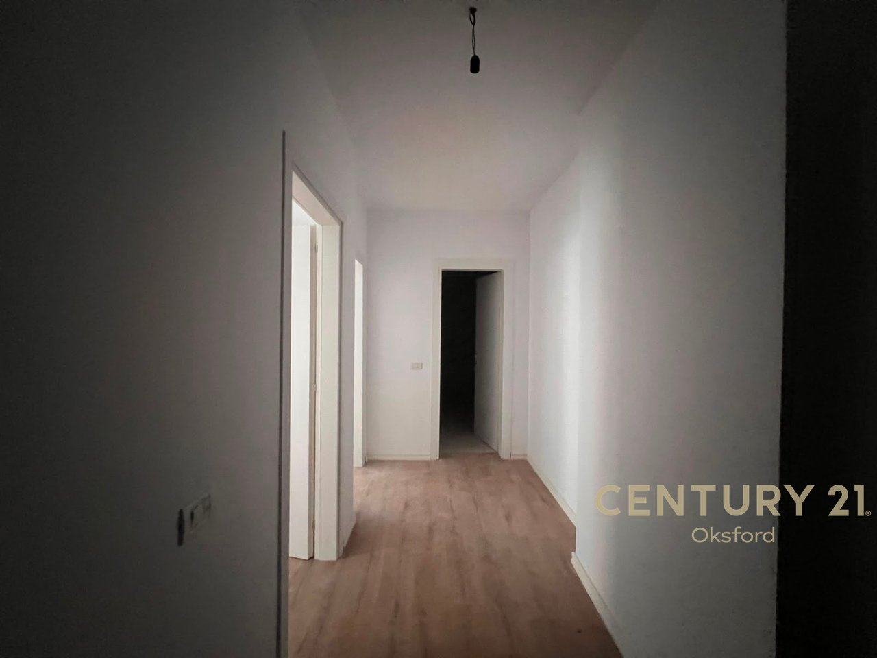YZBERISHT, APARTAMENT 1+1 PER SHITJE