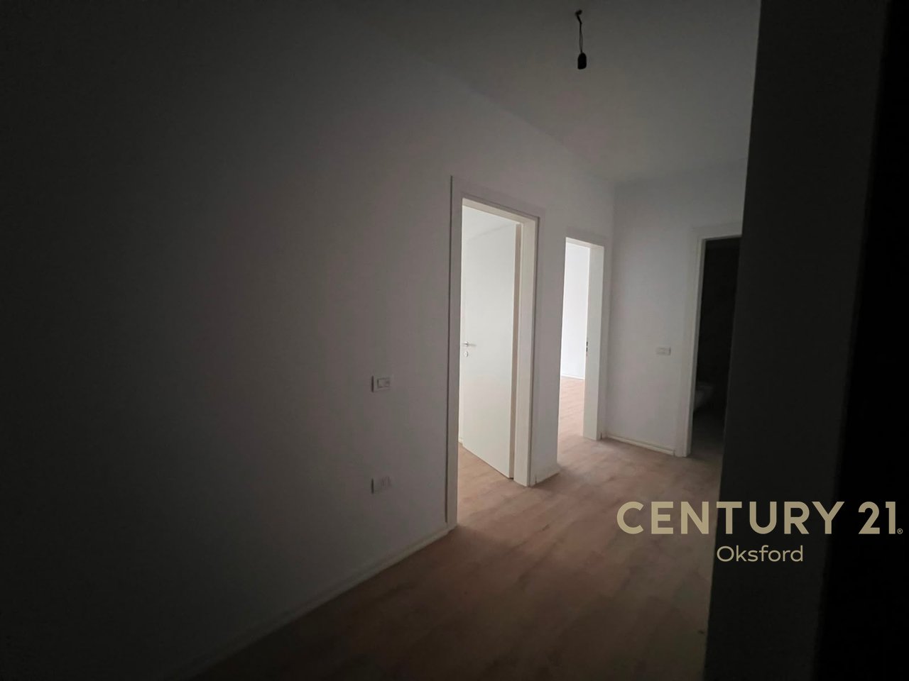 YZBERISHT, APARTAMENT 1+1 PER SHITJE