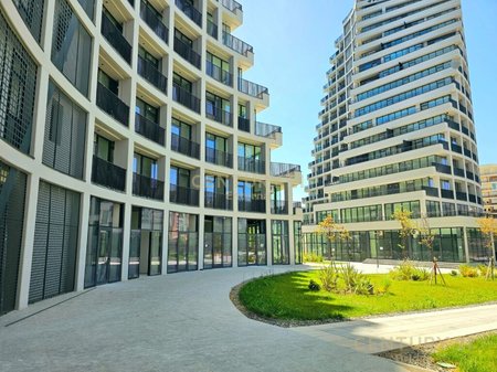 Shitet Apartament 2+1+2 në Lake View Residence!