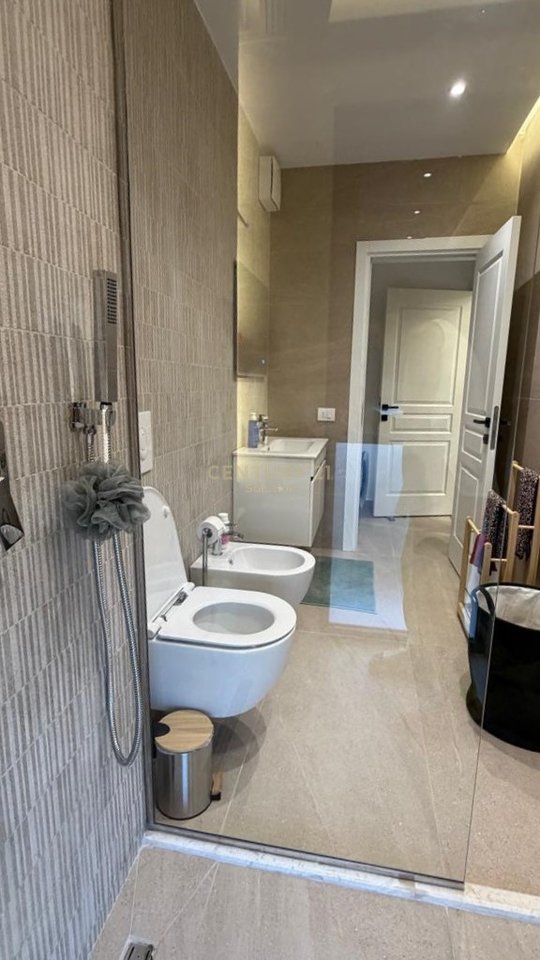 APARTAMENT 2+1+2 + PARKING PER QIRA PRANE KLANIT !