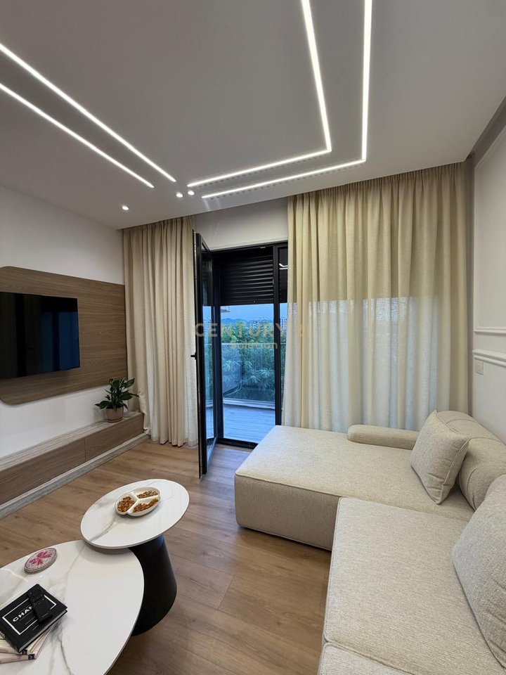 APARTAMENT 2+1+2 + PARKING PER QIRA PRANE KLANIT !
