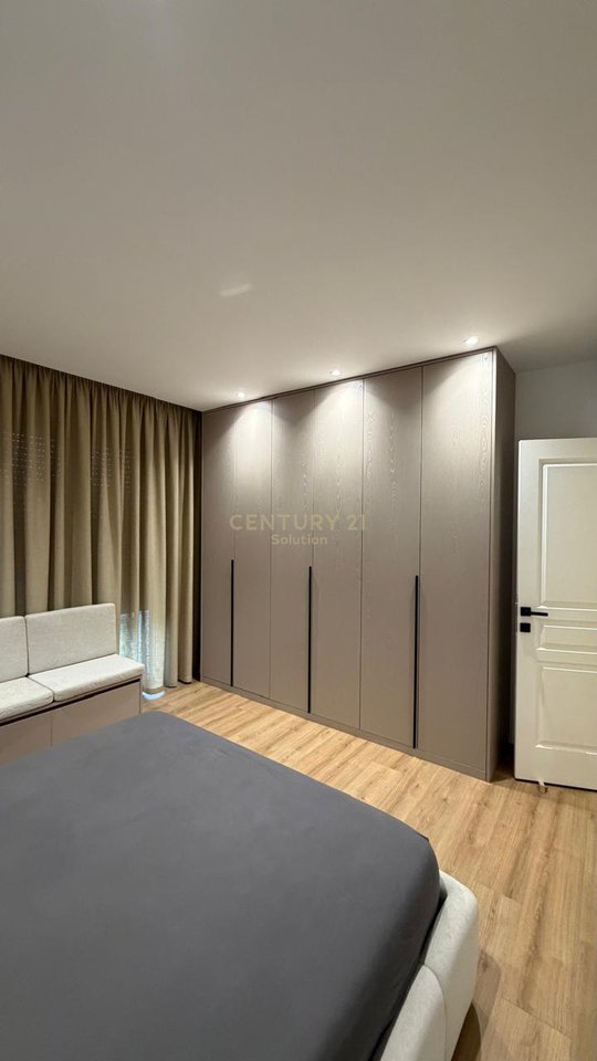 APARTAMENT 2+1+2 + PARKING PER QIRA PRANE KLANIT !