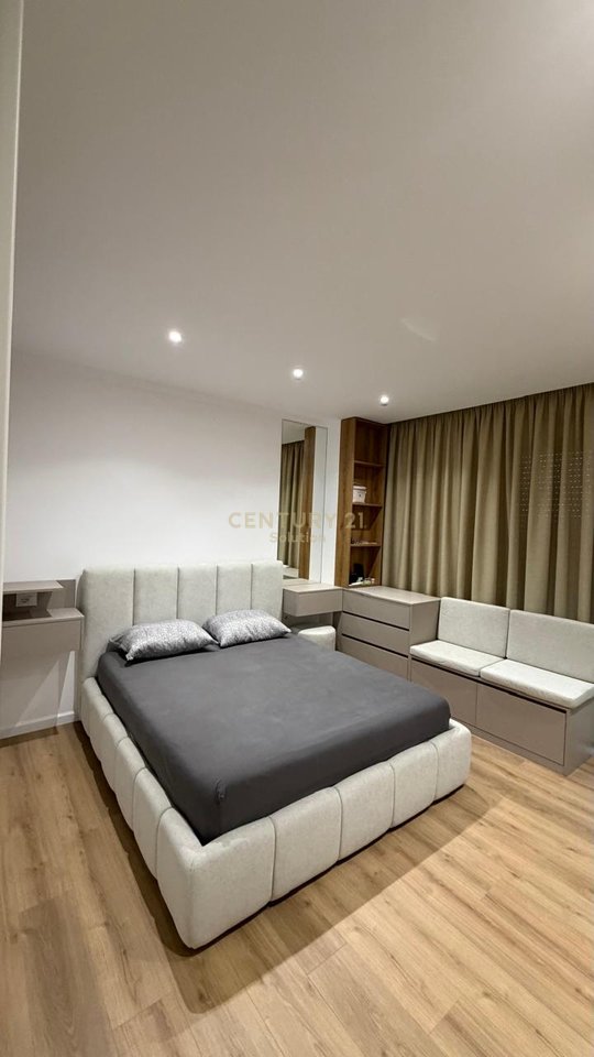 APARTAMENT 2+1+2 + PARKING PER QIRA PRANE KLANIT !