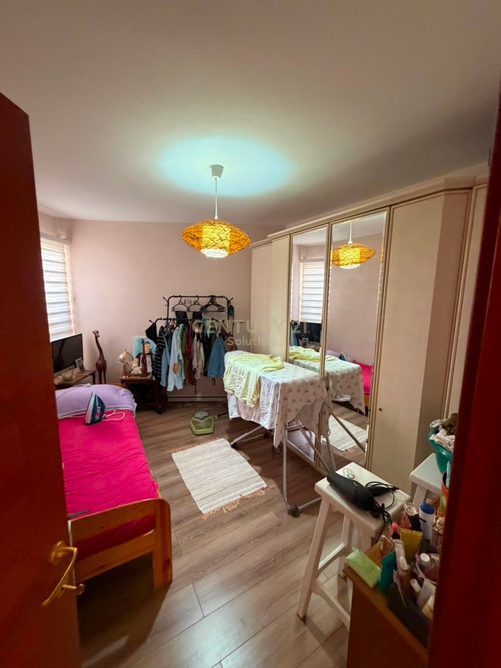 APARTAMENT 3+1+2 PER SHITJE PRANE THESARIT, FRESK!
