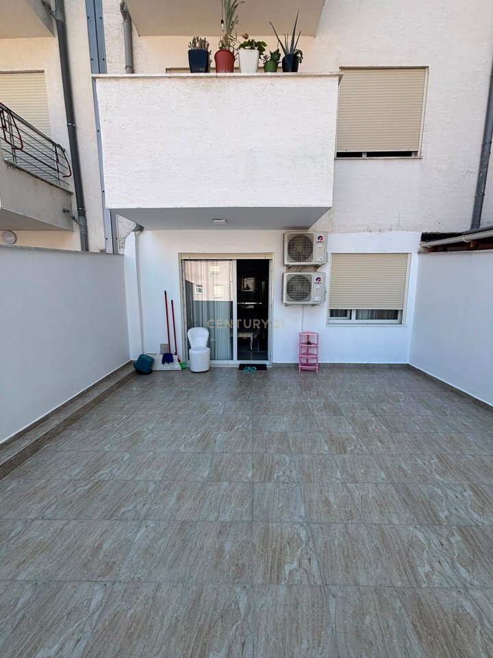 🏡 Apartament 1+1 + Verandë me Qira ne Fresk