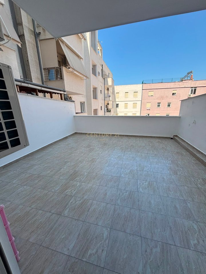 🏡 Apartament 1+1 + Verandë me Qira ne Fresk