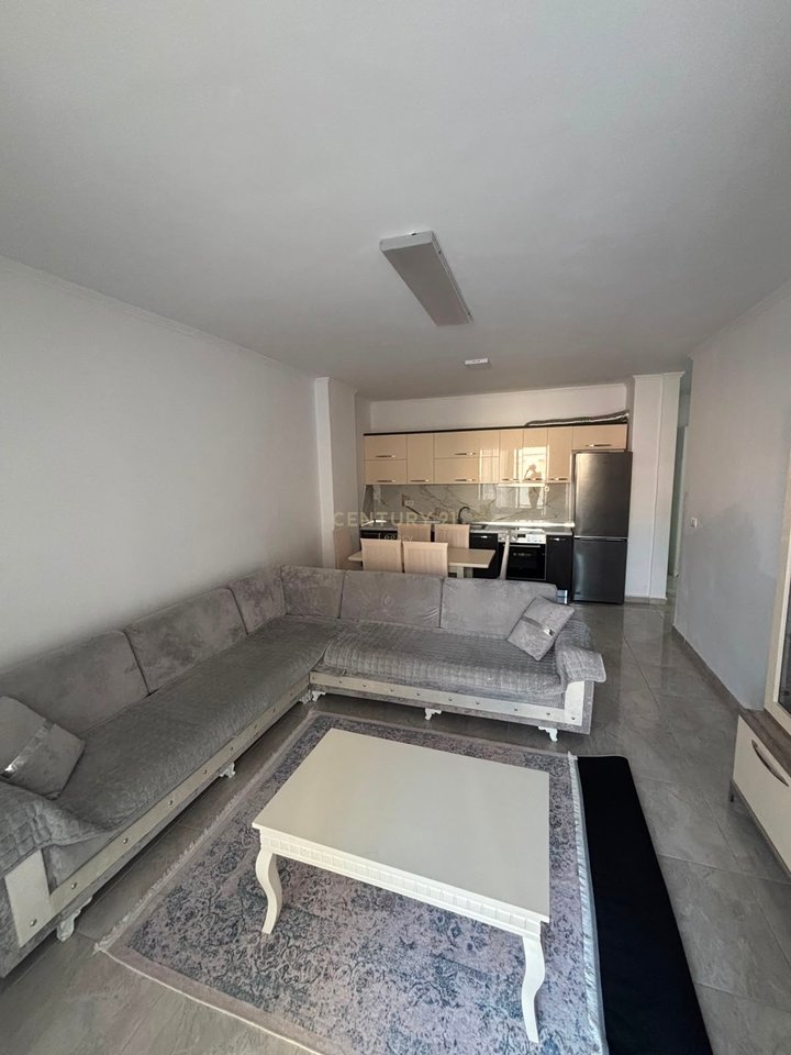 🏡 Apartament 1+1 + Verandë me Qira ne Fresk