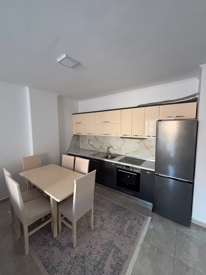 🏡 Apartament 1+1 + Verandë me Qira ne Fresk