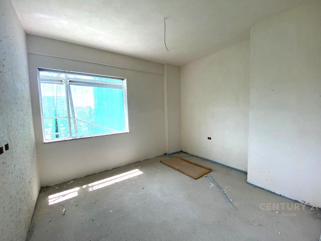 Shitet apartament 2+1 , don bosko (5)
