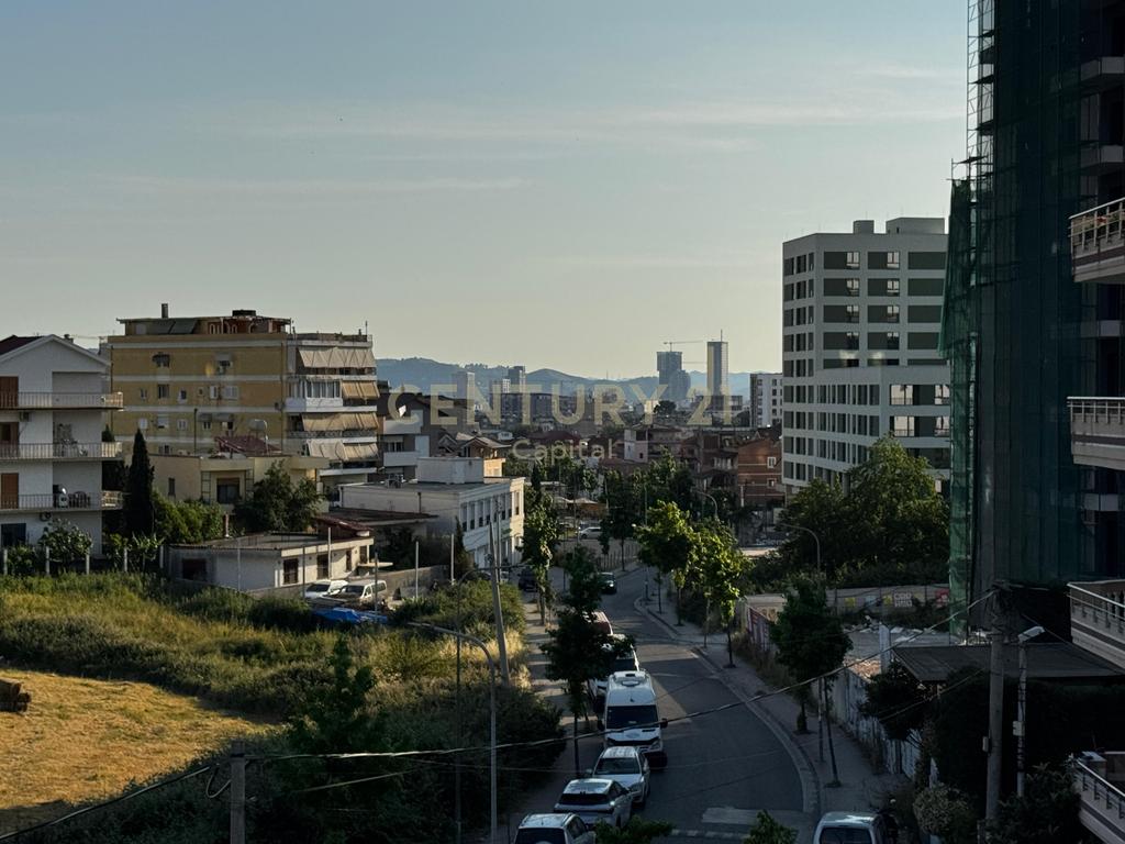 Vilë ekskluzive për shitje në porcelan – Pamje panoramike mbi tiranën, elegancë dhe potencial i jashtëzakonshëm investimi me 361 m² (5)
