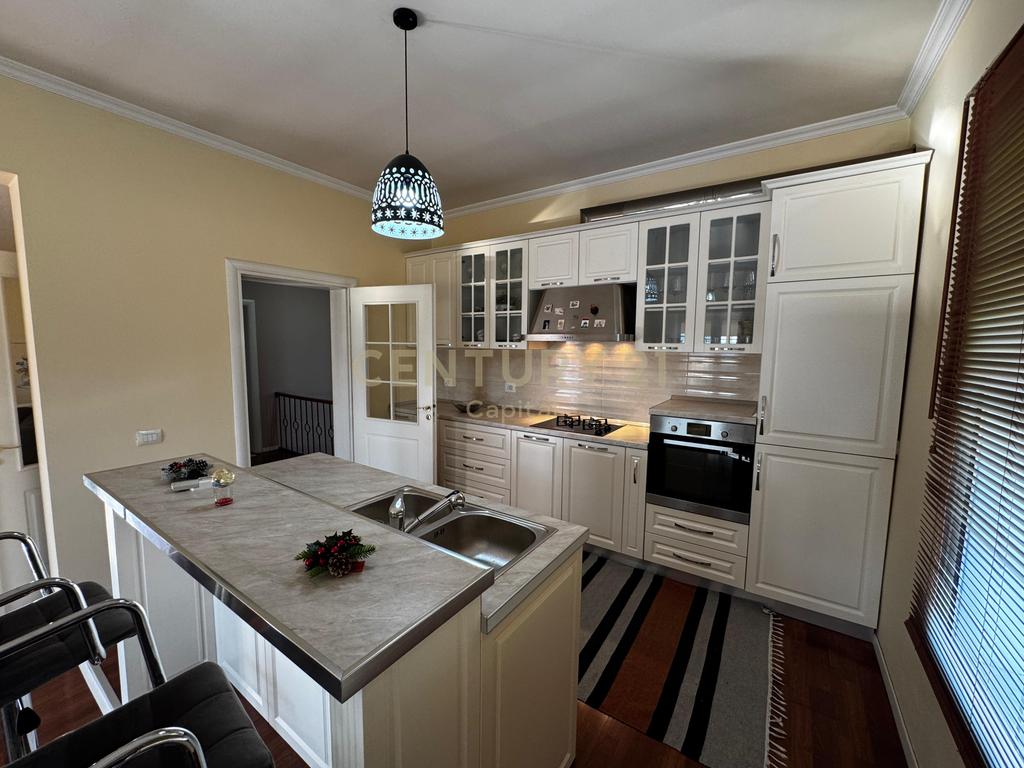 Vilë ekskluzive për shitje në porcelan – Pamje panoramike mbi tiranën, elegancë dhe potencial i jashtëzakonshëm investimi me 361 m² (6)