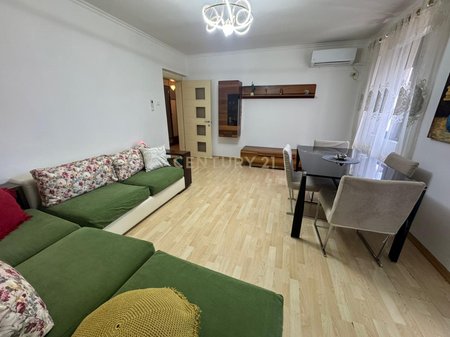 JEPET ME QIRA APARTAMENT 2+1 TEK ISH EKSPOZITA