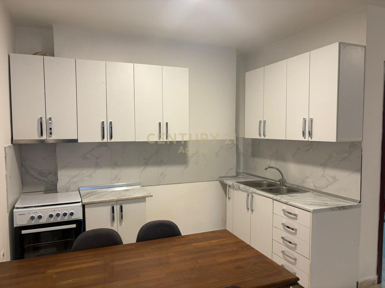 🏡 Jepet me Qira Apartament 2+1 në Astir, Tiranë – 470€/Muaj